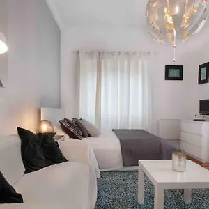 1 Center Apartment